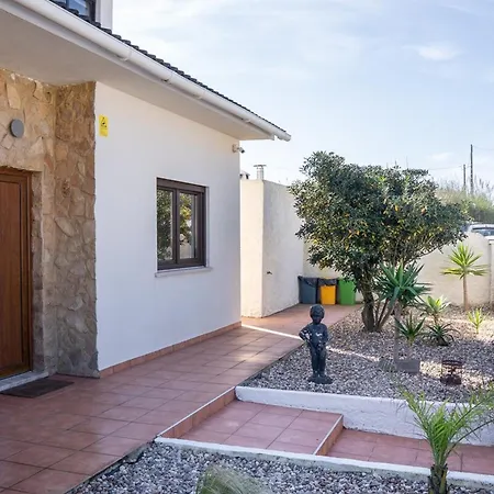 Villa Palmeiras House - *
