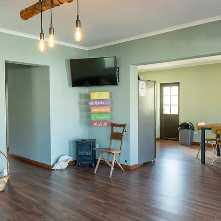 Palmeiras House - *