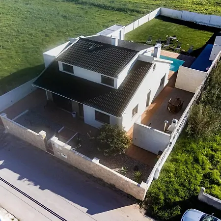 Palmeiras House - *